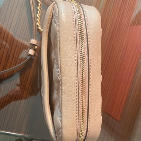 TORY BURCH Fleming Quilted Crossbody Camera Leather Bag - Picture 3 of 15